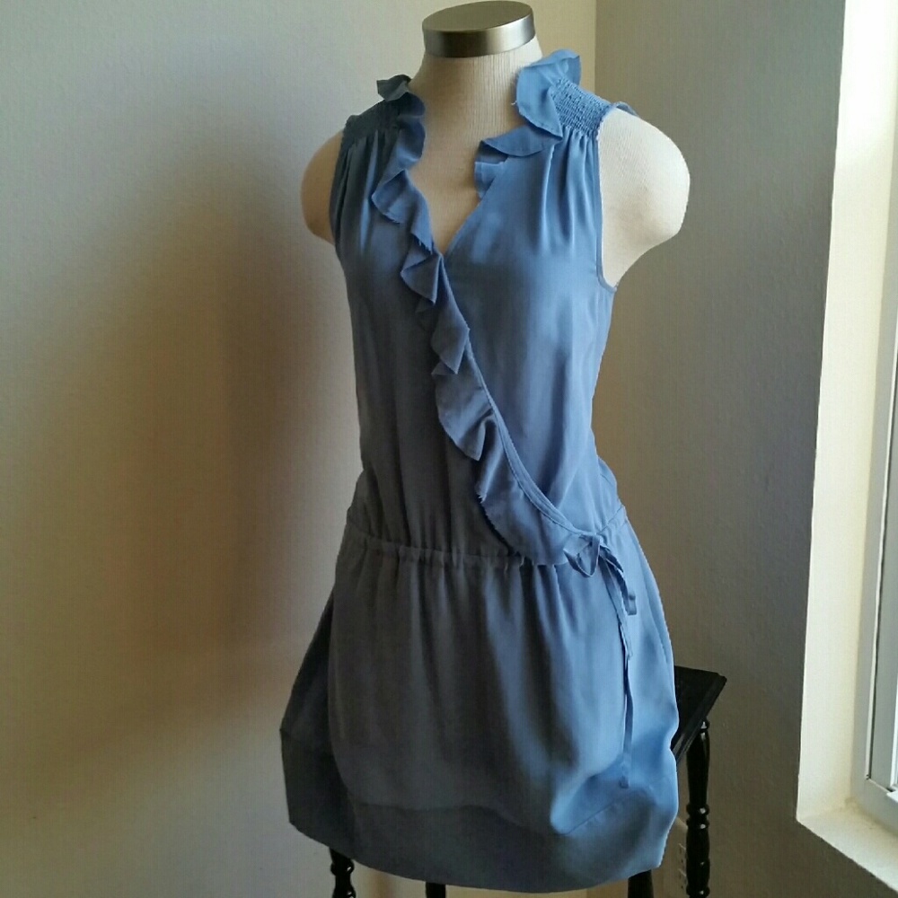 BANANA REPUBLIC.....BEAUTIFUL RUFFLE..DRESS